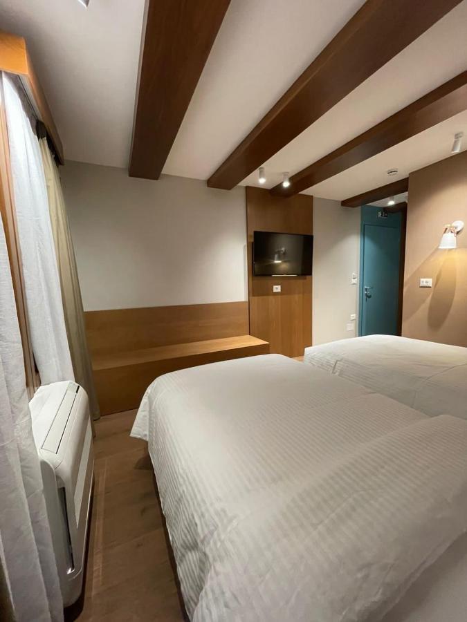 Palorto Hotel Gjirokastër 外观 照片