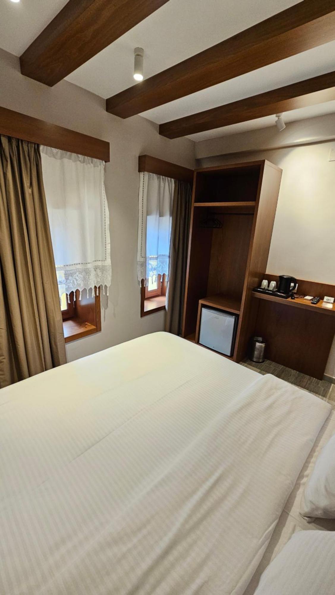 Palorto Hotel Gjirokastër 外观 照片
